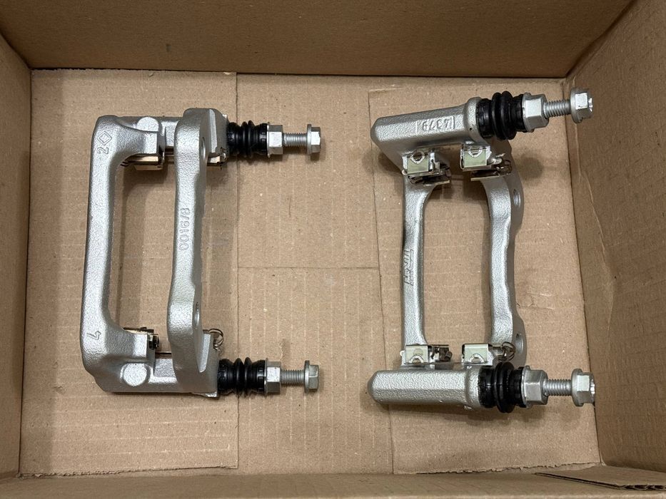 Скоба заднього супорта renault grand scenic 3, 4, talisman, megane 4