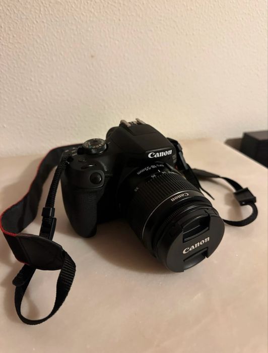 Canon EOS 2000D