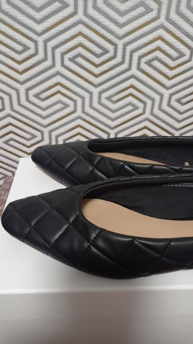 Стильні актуальні балетки H&M