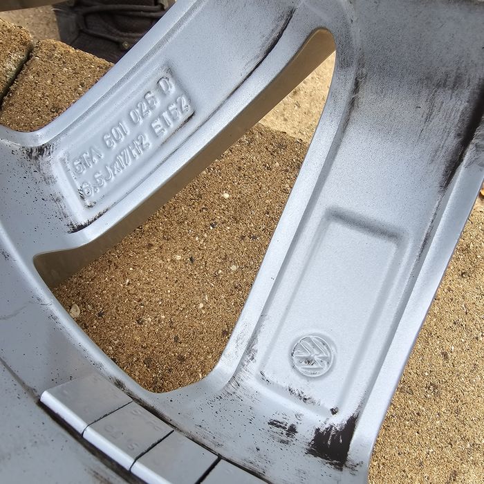 Felga 17cali 5x112 6.5j et52 oryginal Vw Touran 5TA Ładna