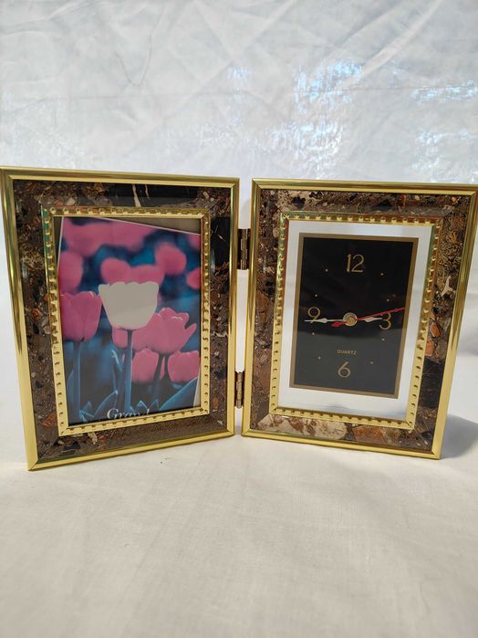 Frame with Clock64585328940546121