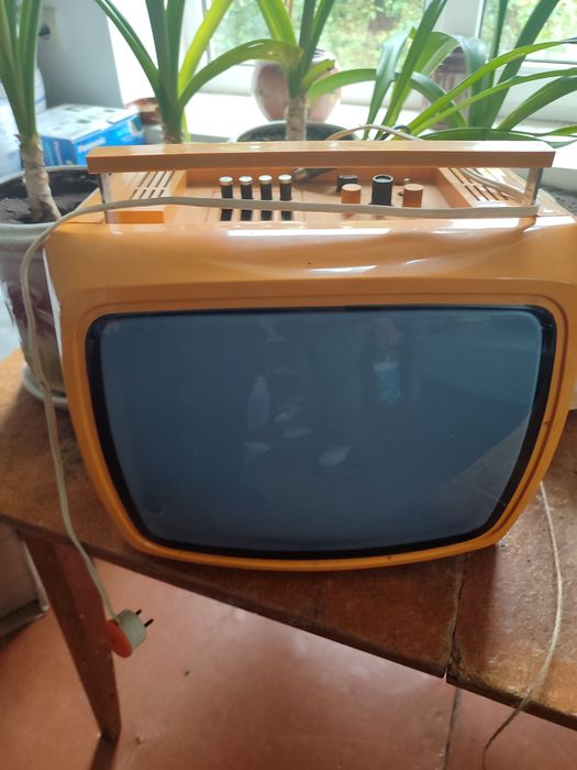 Продається телевізор