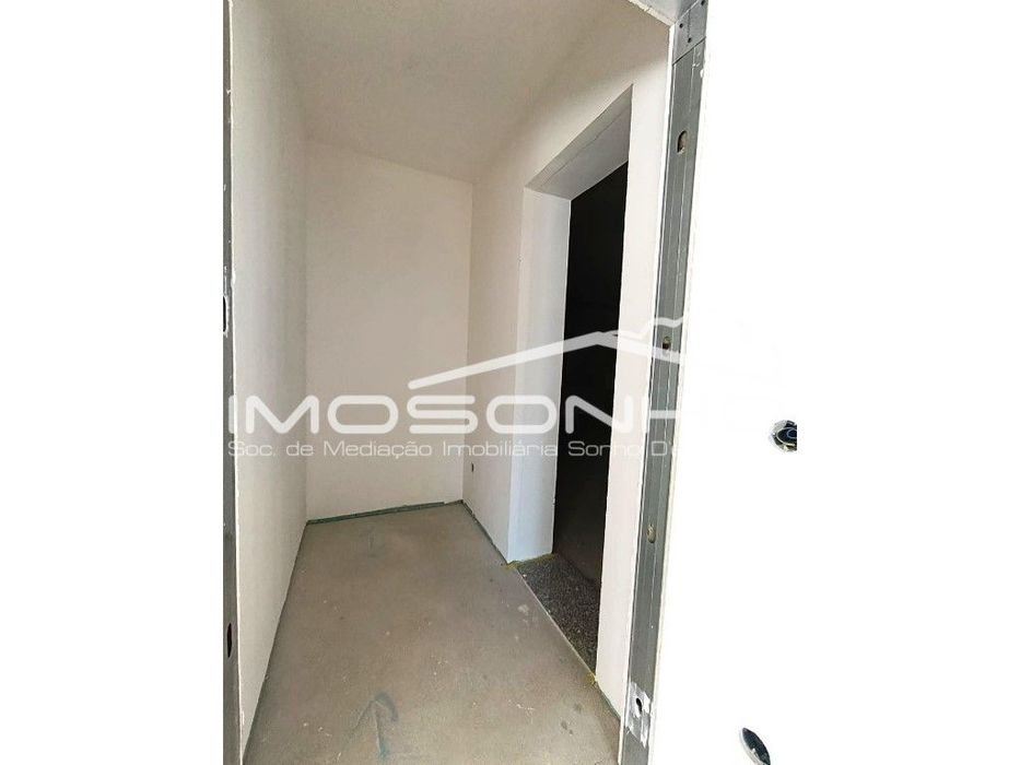 Moradia T3 de linhas modernas