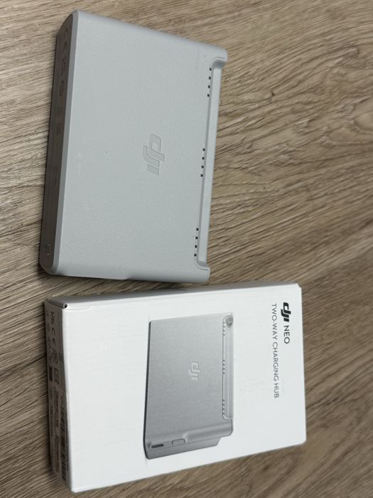 DJI  NEO HUB de Carrgamento