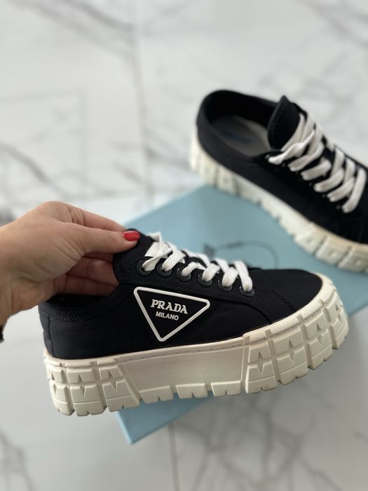 Кросівки Prada 35р