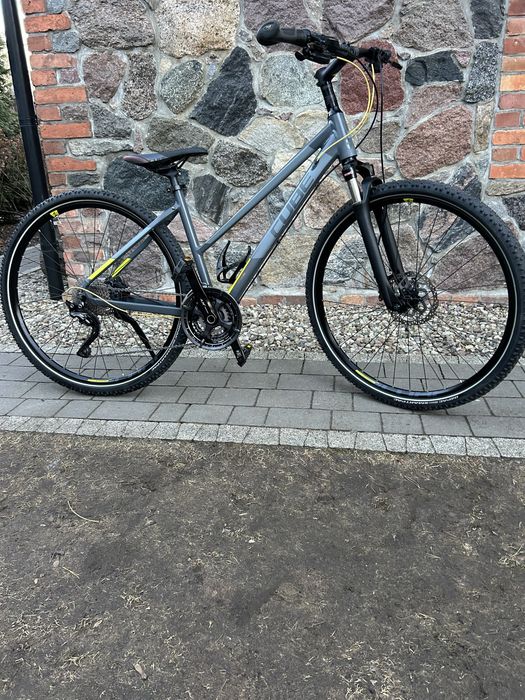 Rower crossowy Cube XT