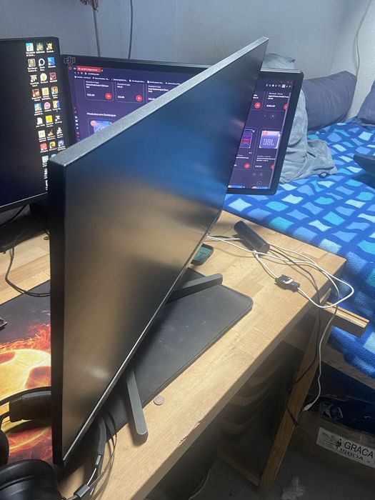 Monitor Samsung 27" – Ecrã Partido (Choque Físico) – Para Peças