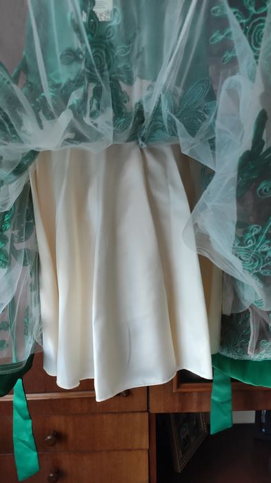 Продам випускне плаття на дівчинку