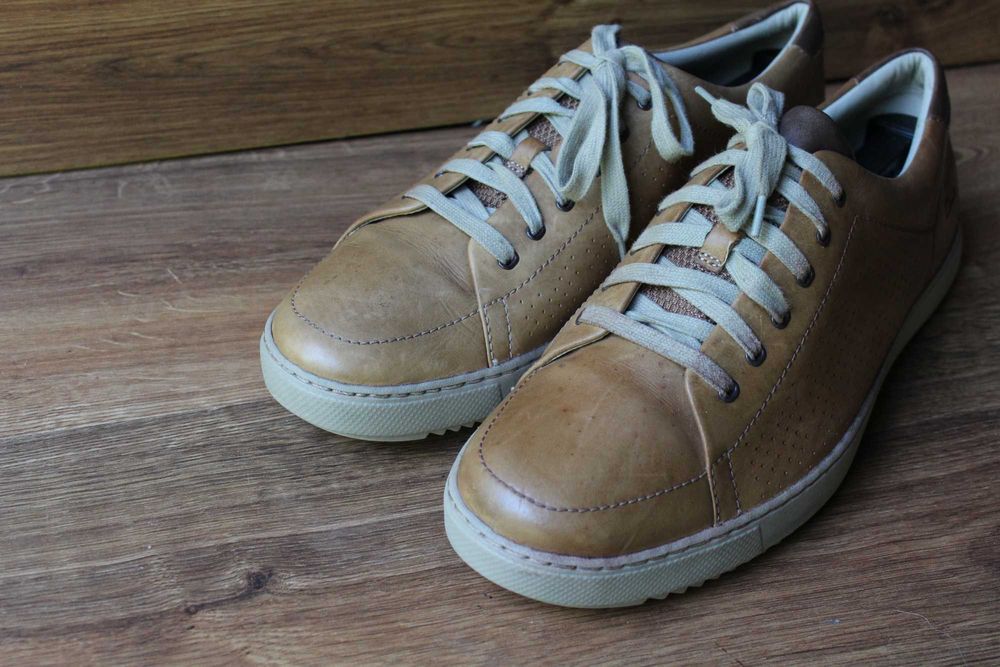 Круті шкіряні туфлі clarks