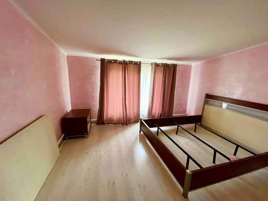 Продам двоповерховий будинок в Центрі!