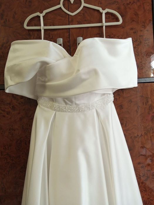 Продам   Весільну   сукню  срочно