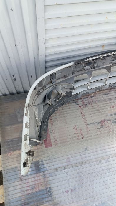 Vendo parachoque de frente Renault Clio 2 ano 1998/2004