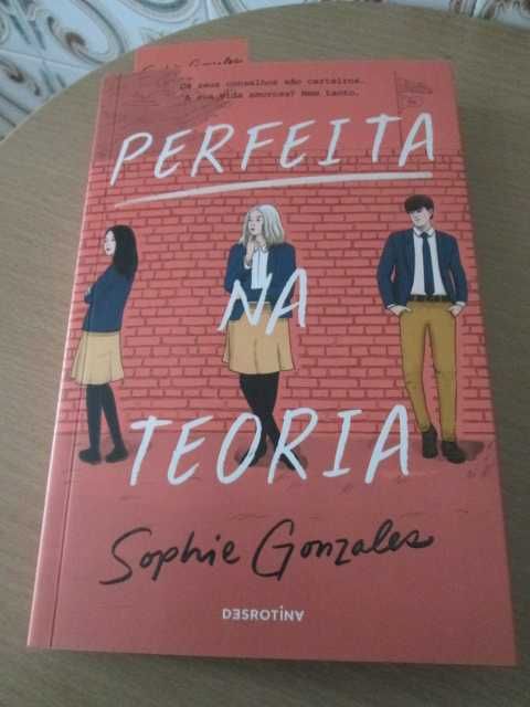 Perfeita na Teoria de Sophie Gonzales (Oferta de portes)
