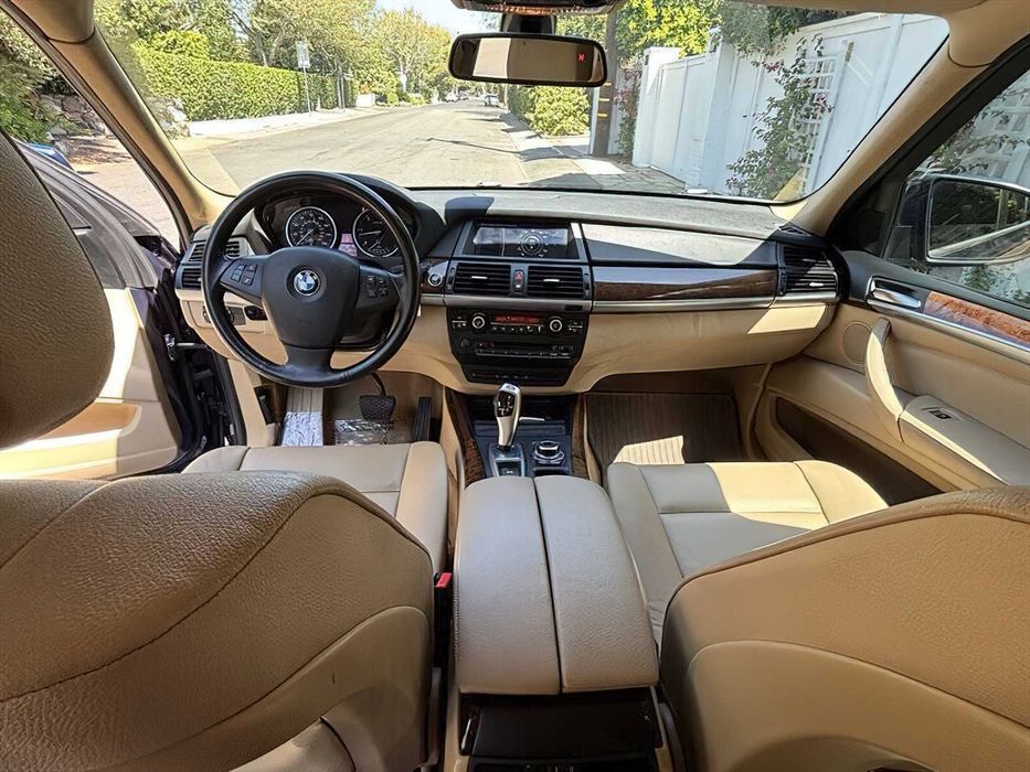 BMW X5 xDrive35d      2012