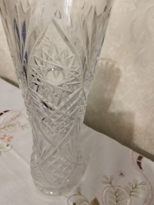 Продам хрустальные вазы, ладьи, конфетницы