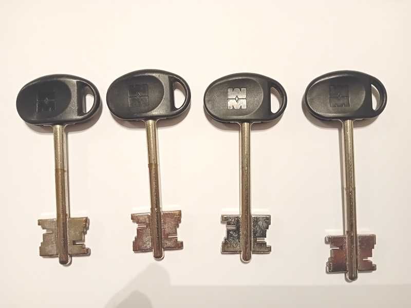 Fechadura Mottura 3 pernos p/ porta blindada + 4 chaves (Aceito Troca)