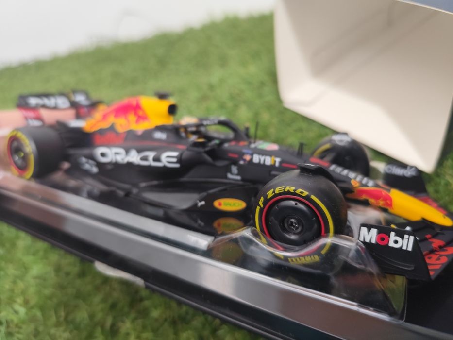 Miniatura Red Bull RB18 do campeão mundial de Fórmula 1 2022, Max Vers
