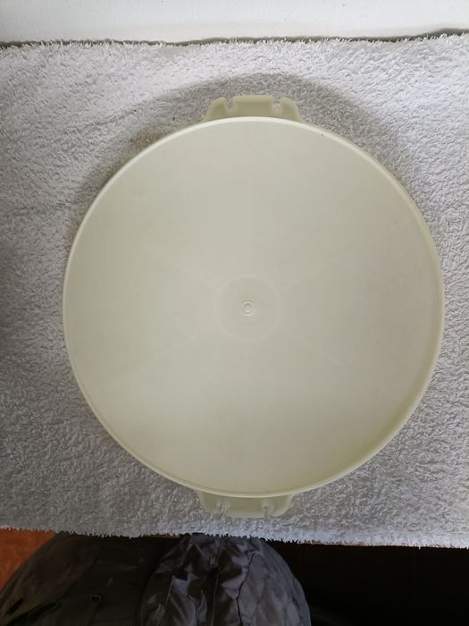 Various Tupperware Items443669023840030723