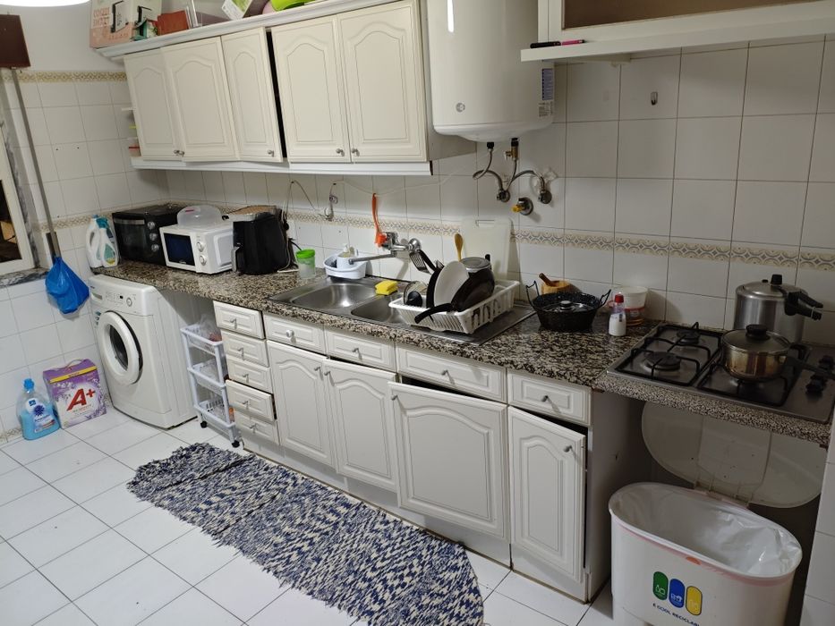 Alugo quarto Train Mercês