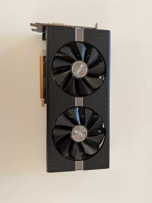 Placa grafica Sapphire Nitro + Radeon TX 570 8 Gb