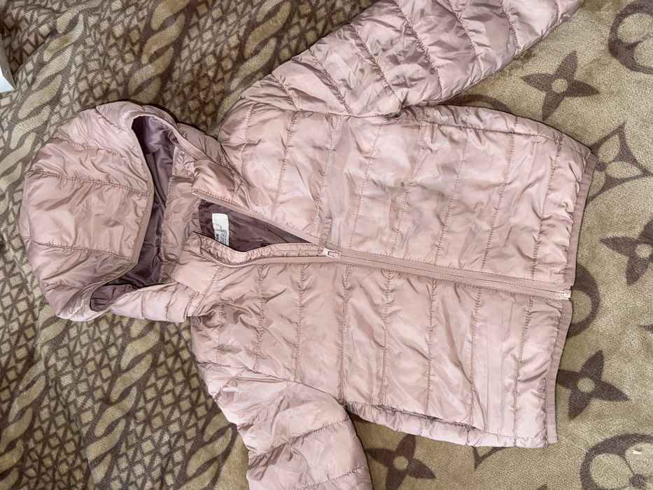 Весняна куртка на дівчинку