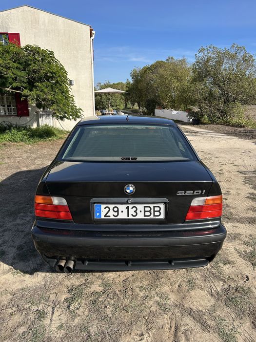 BMW E36 320i Sedan