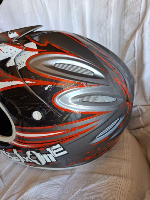 Capacete SixSixOne Strike