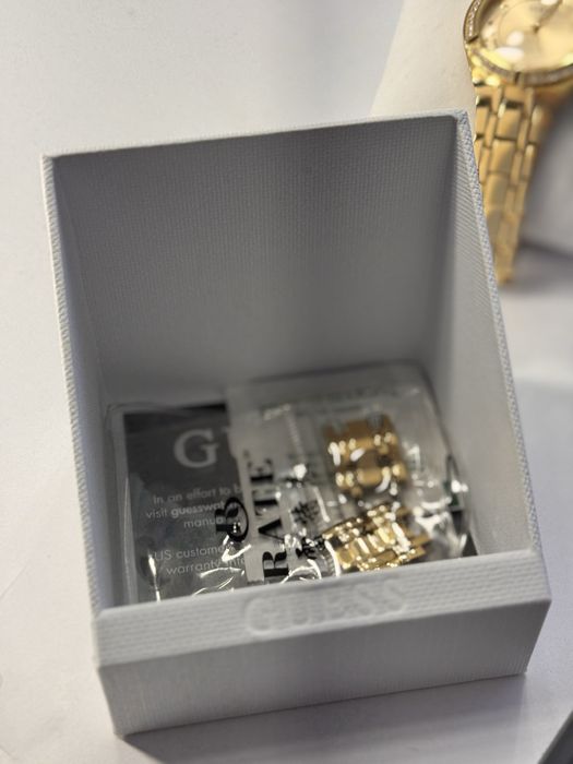 Жіночий годинник GUESS Cosmo GW0033L2 стан нового