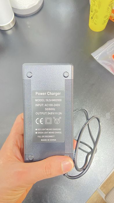 Carregador para trotinete/scooter