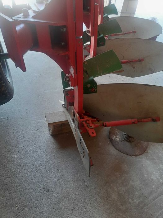 Pług obrotowy 3 skibowy unia Ibis xxl