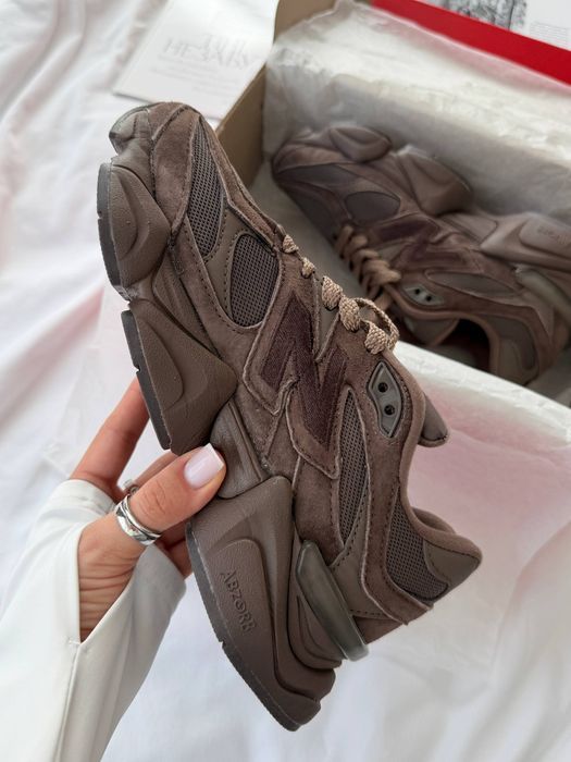 New Balance 9060 Chocolate жіночі кросівки ню беланс 9060