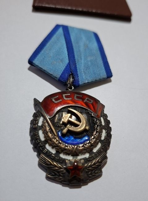 Значки серебряные