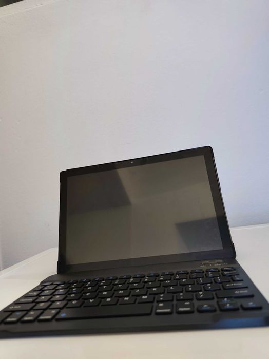 Tablet com teclado e capa
