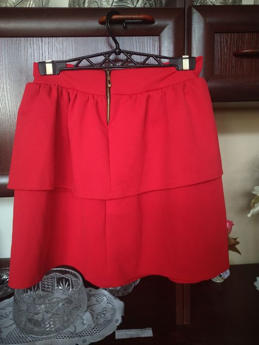 Spódniczka z falbanką czerwona r. 36