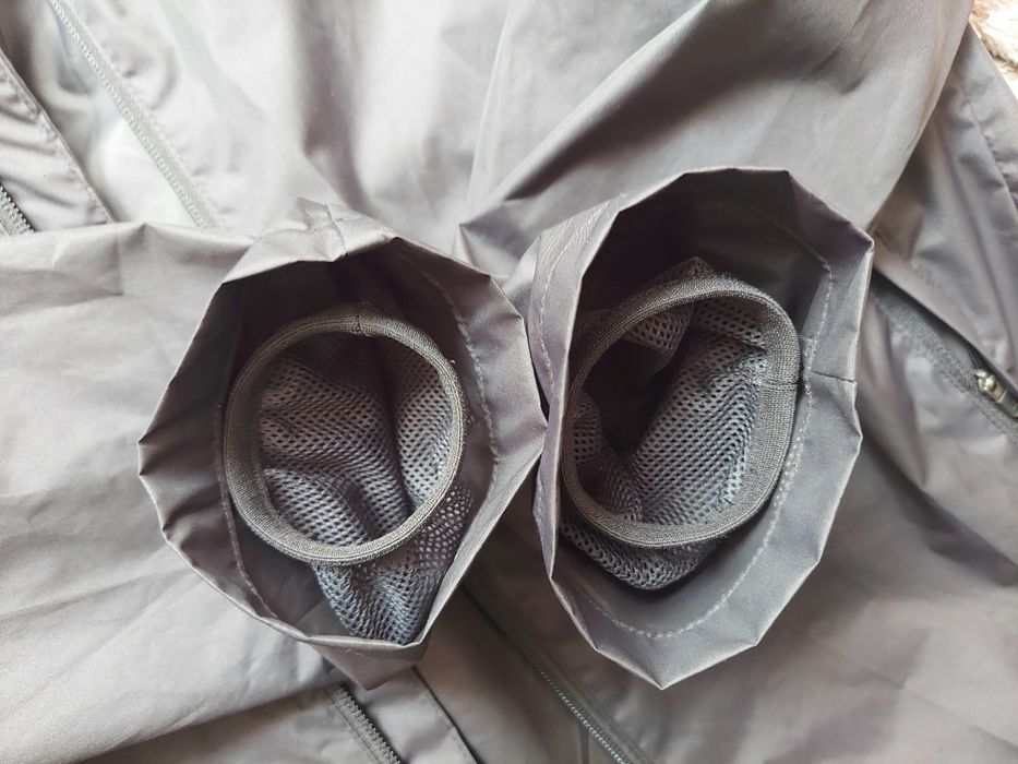 Вітровка дощовик фірми decathlon kipsta на мембрані оригінал

Пр