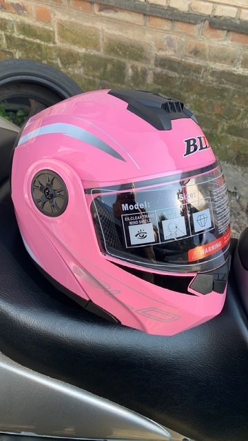 Продам мото шлем.