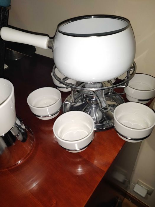 Conjunto de fondue semi-novo