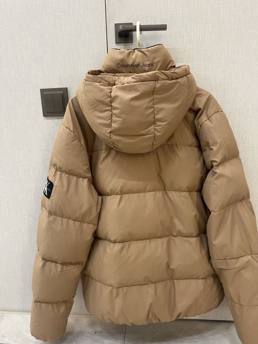 Срочно продам .Пуховик Calvin Klein размер XL, , Оригінал.