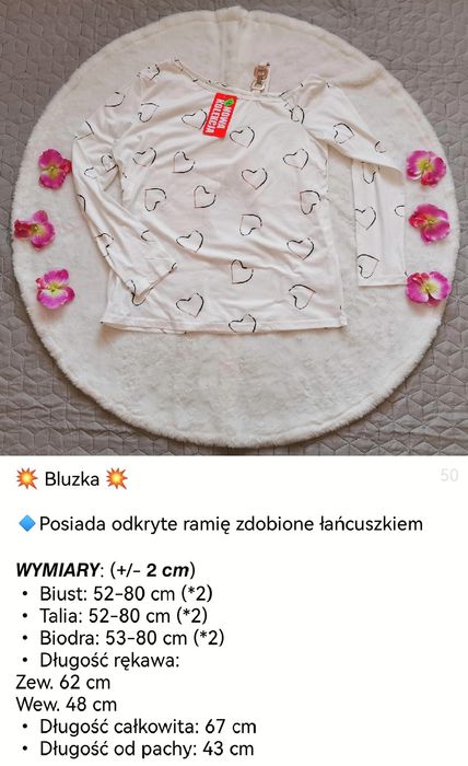Bluzka zdobiona serduszkami z odkrytym ramieniem