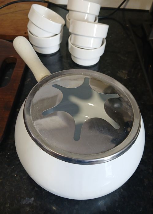 Fondue esmalte branco