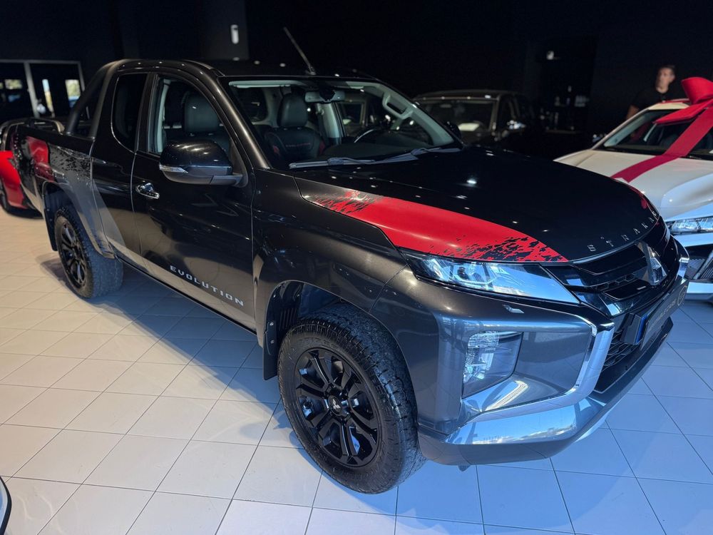 Mitsubishi L200 2.3 DI-D Strakar Space Cab Intense 4WD