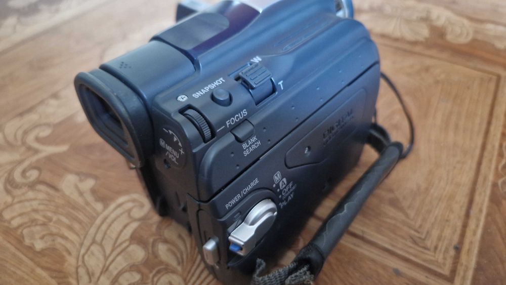 Видеокамера фирмы JVC