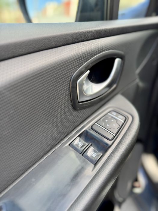 Renault Clio 0.9 TCe 2019 **Desde 139€ mês**