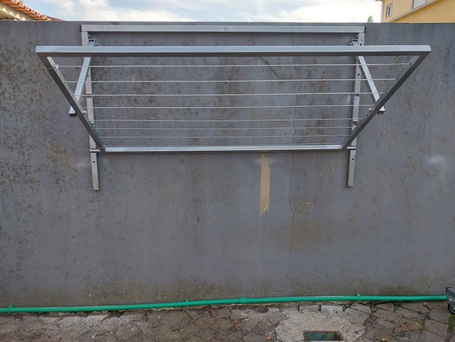 Estendais  dobráveis de parede apartir de 80€ várias  posições