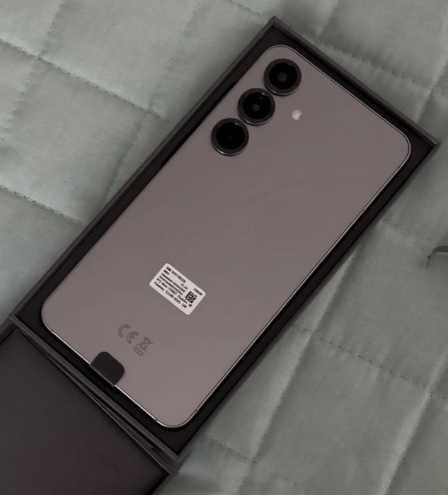 Samsung Galaxy S25 (COMO NOVO)