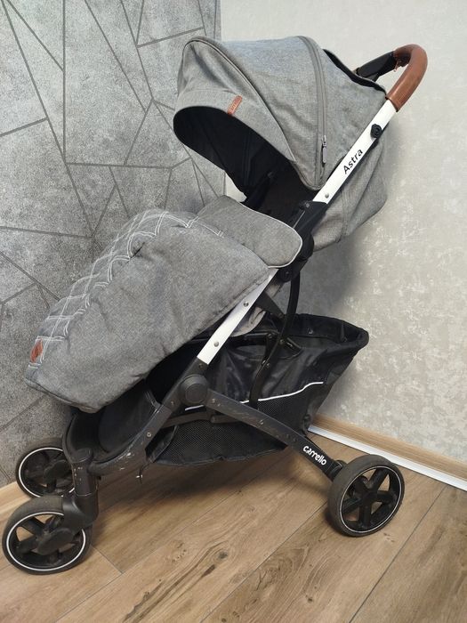 Продам прогулянкову коляску Carrello Astra