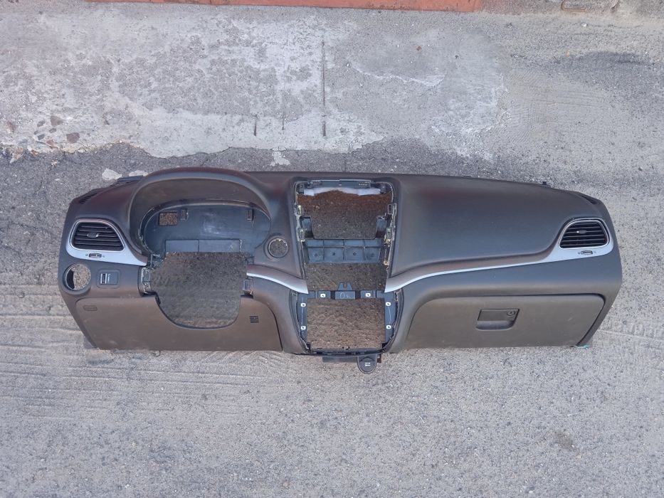 БАЛКА/ ПЕРЕМИЧКА між лонжеронами Dodge JOURNEY 2.4 3.6 висвердлена