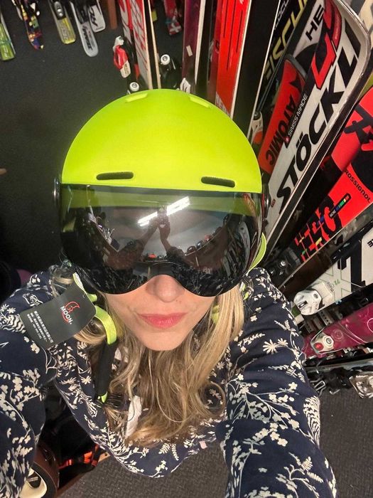 Piękny kask narciarski z przyłbicą- rozmiar L- 219 zł/ Sklep-Serwis