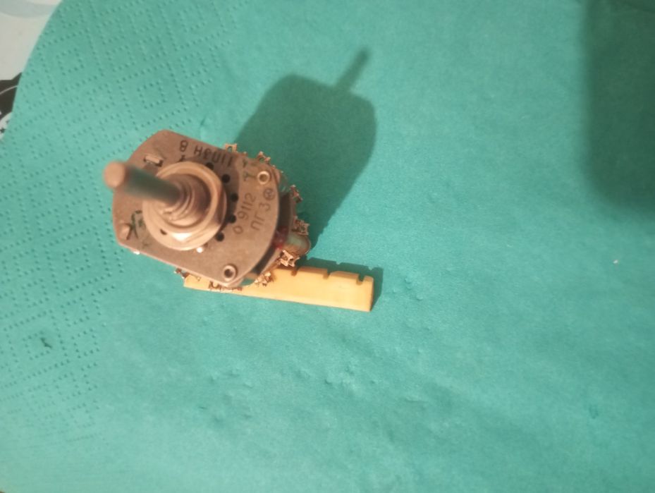 Перемикач галетний ПГ 3.  невживаний.