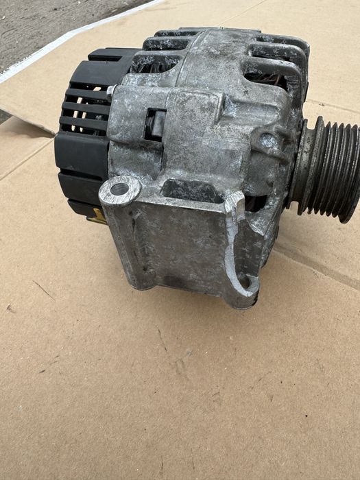 Генератор Audi A4 B7